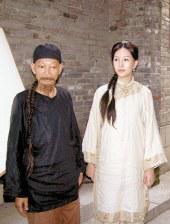 当天电影界人士金东虎、演员林河龙、高京表、金基邦、金贤宇、金瑞亨、金正泰、延政勋、刘延锡、朴重勋、金慧珍 史蒂夫·卡瑞尔留名星光大道 高斯林法瑞尔等助阵 2016-01-07 美国当地时间1月6日，史蒂夫·卡瑞尔(SteveCarell)留名星光大道。